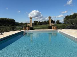 Appartement domaine de Pont Royal, hotel a Mallemort
