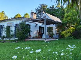 La Mandr&aacute;gora, хотел с басейни в Мело