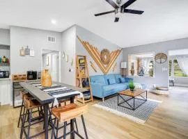 Fireplace and Lake View Just 10 Minutes to Downtown Near Parks