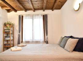 Emena Art Guesthouse, hotel i Emen