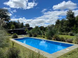 Casa con 2 Piscinas y Cama elástica, hotel v destinaci Puerto Varas