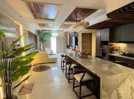 Apartemen SKY HOUSE BSD LUXURY BALCONY Lt 2 NEAR ICE BSD, hotel v destinaci Samporo