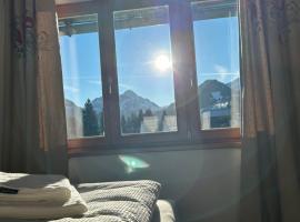 Ferienhaus Mazot Kleinwalsertal für bis zu 10 Personen, hotel i Riezlern