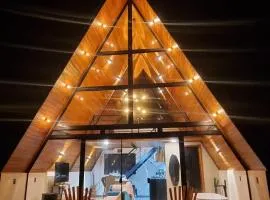 Aframe romântico de luxo na serra Cabana Aguimô