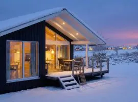 Schwarzes Holzferienhaus mit Sauna -- L I E B L I N G S P L A T Z -- an der Ostsee, Zierow bei Wismar, Strand 500m, alles inklusive