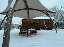 Y Hôtes - La Roulotte de la Lierre