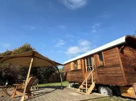 Y Hôtes - La Roulotte de la Lierre