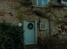 Historic Oast House I Sleeps 12 I Huge Garden Perfect for Families