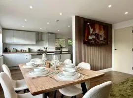 Winter Getaway - Luxury Bungalow w Games Room