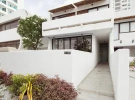 Luxury 2BR House with Ocean View in Castillogrande