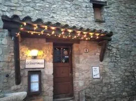 Magnificent village house in Rojals