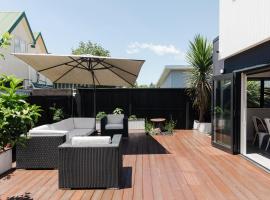 Modern Costal Escape-with Spa, hotel i Papamoa