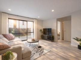 Modern 4-Bedroom Home in Silverdale, Hotel in Silverdale