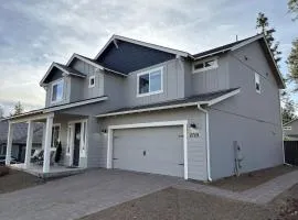 5BR Flagstaff Forest Home Mountain Retreat