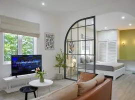 Casa Luna Lakeside Homestay