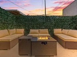 1 mile from the Beach Fire Pit, Patio, Parking!