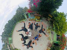 Hotel Rhino Land-Sauraha Family Home, hotel in Sauraha