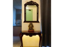 Kimaya's Abode, готель з парковкою у місті Чандігарх