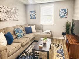 Cozy 2 Bdrm Cottage King bed，樸茨茅斯的飯店