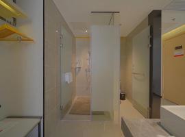 Echarm Hotel Foshan West Station Shishan Luocun, hotel in Luocun