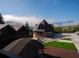 Шепіт Карпат, Hotel in Jassinja