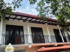 Saketha Villa, Thalpe - 500m to beach