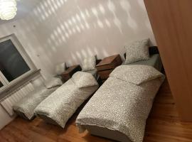 CityHalo Hostel, khách sạn ở Marki