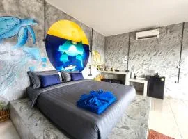 Laeley 1,000 miles resort