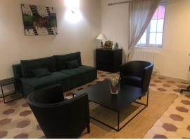 Appartement T2 Lyon ouest simple et pratique, Hotel in Craponne