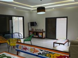Maison entière avec jardin tropical - Yenne Tode, Hotel in Yenne-Todé
