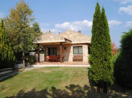 Casa Rural El Secreto de las Eras, country house in Candelario