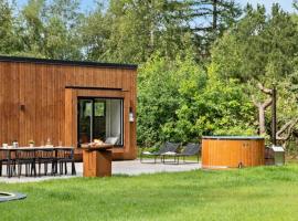 Experience nature cottage with spa near forest and beach, Hotel in Hadsund