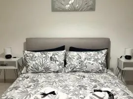 La Dolce Vita Home 15