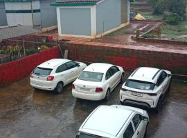 Atharv Resort, hotel em  Amboli 