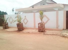 Maison de vacances Calavi séminaire, hotel in Abomey-Calavi