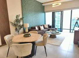 High-Floor Luxe 1BR - Burj Khalifa View - Business Bay