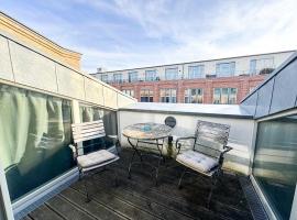 Eiswerder - Inselwohnung in der Havel mit Balkon: Berlin'de bir otel