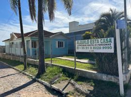 Casa ECONÓMICA en el corazón de la ciudad perfecta para familias o grupos!, hotel in Pântano Grande