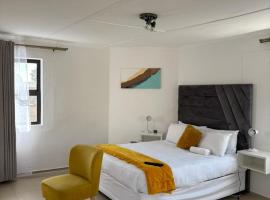 Suuka Guest House, hotel in Walvisbaai