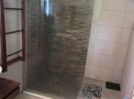 Fleur de Canne, Hotel in Saint-Benoît