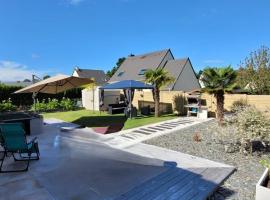 Maison 4 chambres pour 8 personnes, hotel i Dol-de-Bretagne