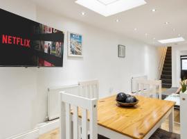 Affordable & Modern 2 Bedroom Apartment Greenwich, hotel in Londen