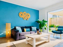 La Villa Vaih&eacute;r&eacute; en Camargue, l'Hibiscus et le Magnolia