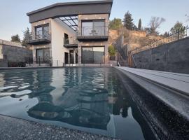 Cesia Boutique - ססיה סוויטות בוטיק, hotel in Biriyya