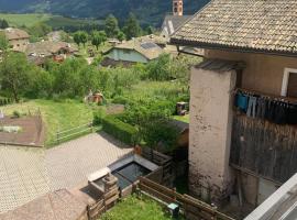 Al Sole di Fiemme Apartment, hotel i Daiano