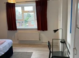 Cozy 3 Bedroom Flat near Essex Uni, WiFi and Free Parking