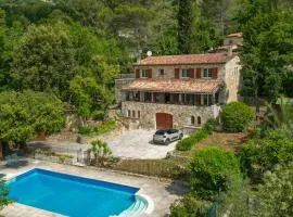 Magnificent Stone Villa in Le Tignet