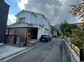 Entire house for rent in Beppu with a dog run