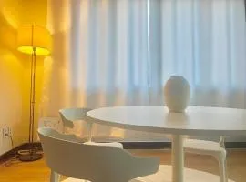 감성독채 최대8인 가족숙소 깔끔한 호텔침구 안락한 거실형