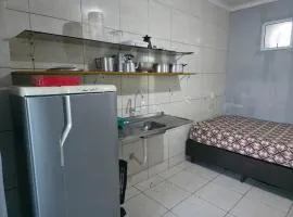 Quitinete econômica perto da Meia Praia Itapema qq suites